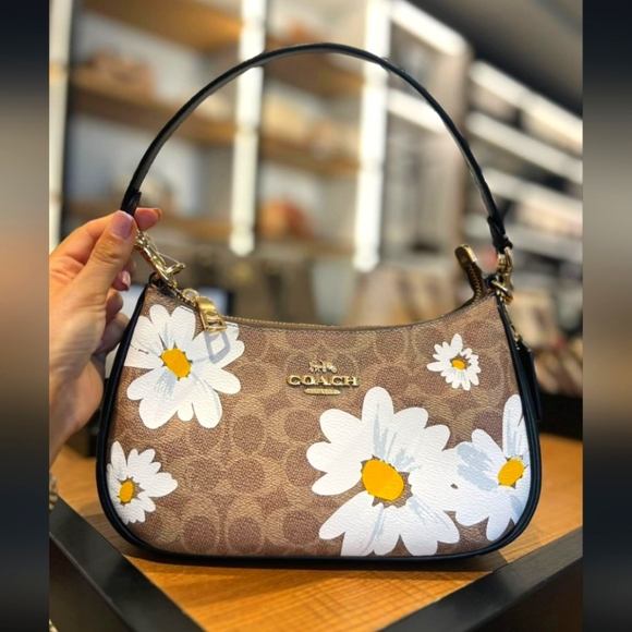 NWT COACH CZ586 Women’s Teri Shoulder Bag Signature Canvas&Leather Floral Print - Picture 3 of 6